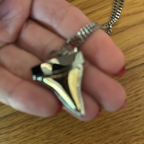 Givenchy Shark tooth necklace - Picture 6 of 7